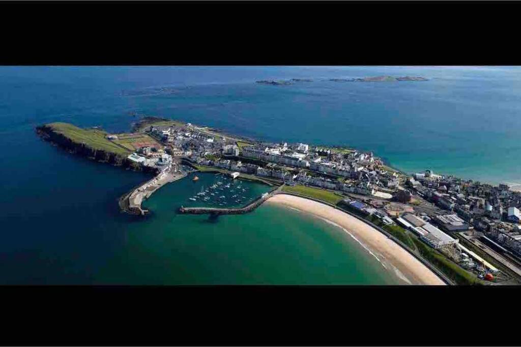 Luxurious Beach Front Apartment In Portrush Extérieur photo