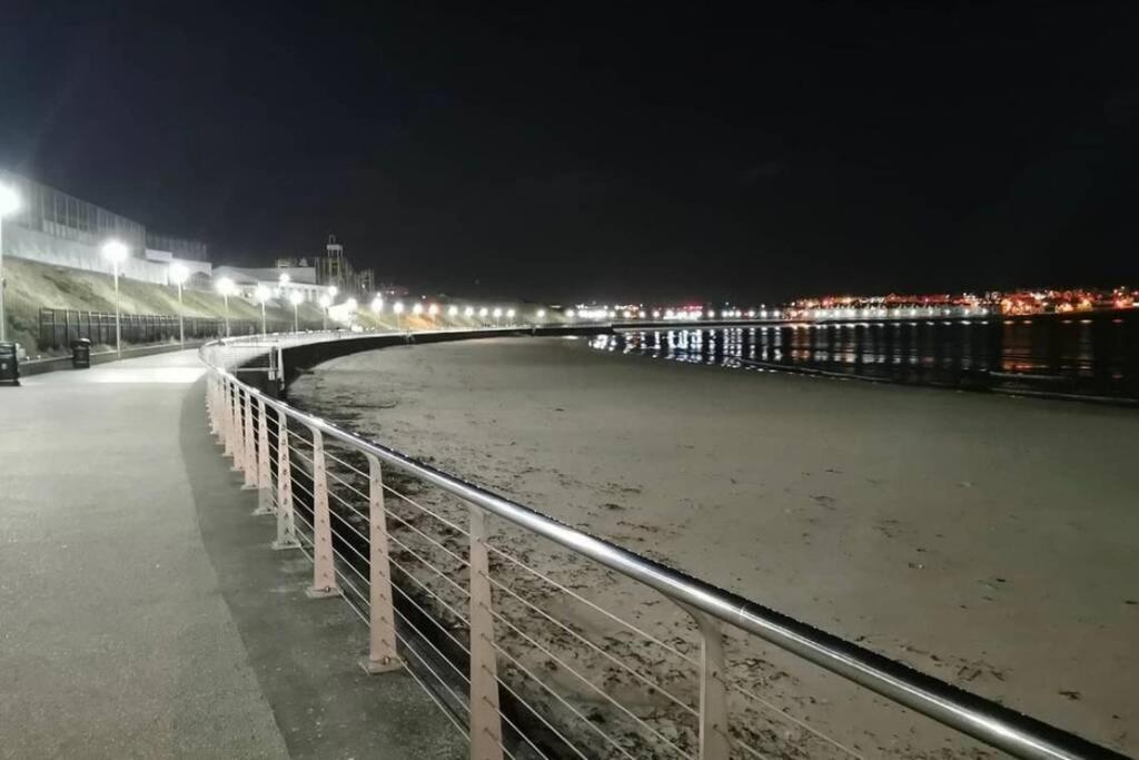 Luxurious Beach Front Apartment In Portrush Extérieur photo