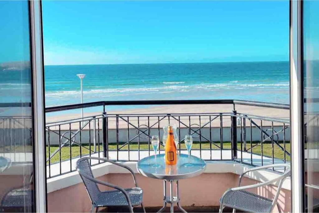 Luxurious Beach Front Apartment In Portrush Extérieur photo
