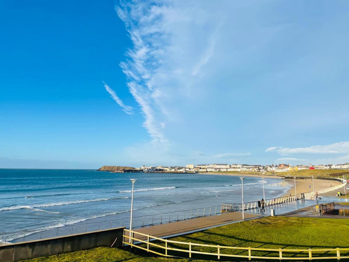 Luxurious Beach Front Apartment In Portrush Extérieur photo
